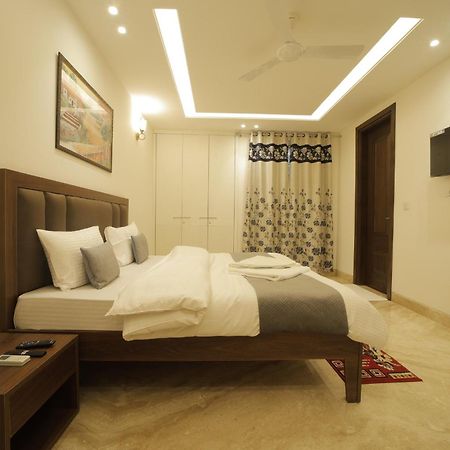 Under My Roof Superio Bed and Breakfast New Delhi Eksteriør billede