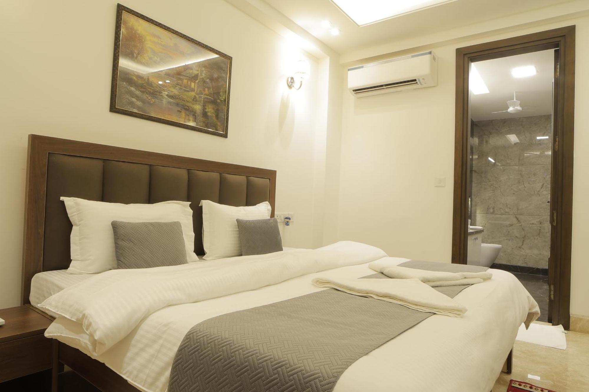 Under My Roof Superio Bed and Breakfast New Delhi Eksteriør billede