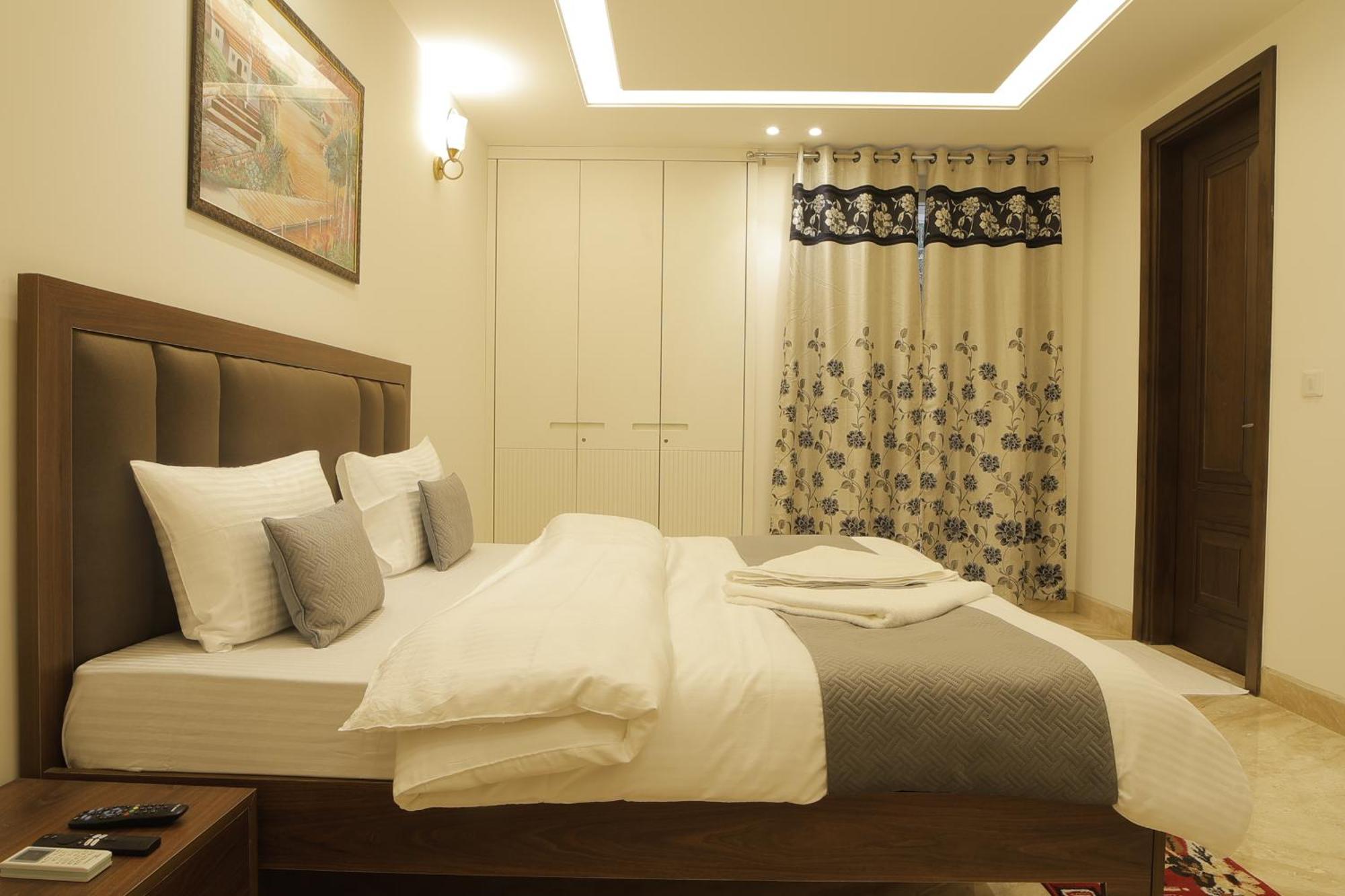 Under My Roof Superio Bed and Breakfast New Delhi Eksteriør billede